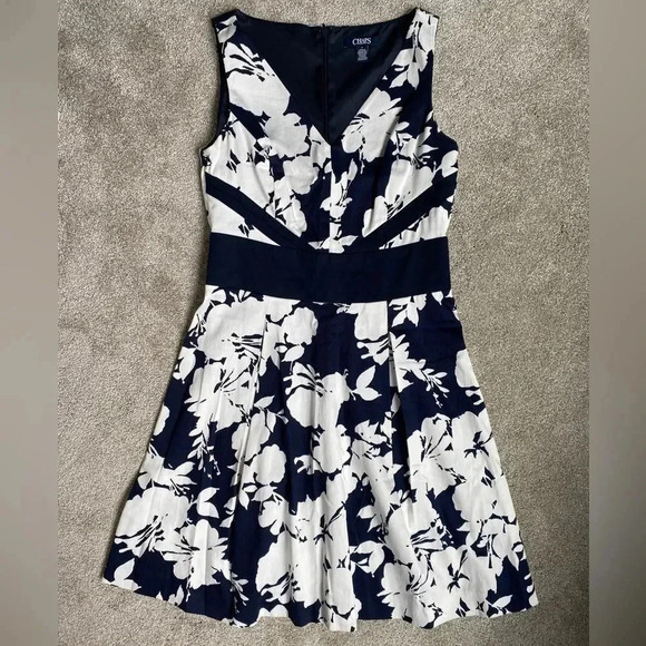 Chaps Floral Navy and White V-Neck Bodice Bust Fit & Flare Pleated Skirt Dress 4 - Picture 2 of 11